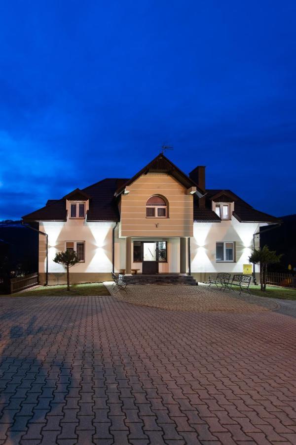 Villa Dom Pod Lipa à Rymanów-Zdrój Extérieur photo